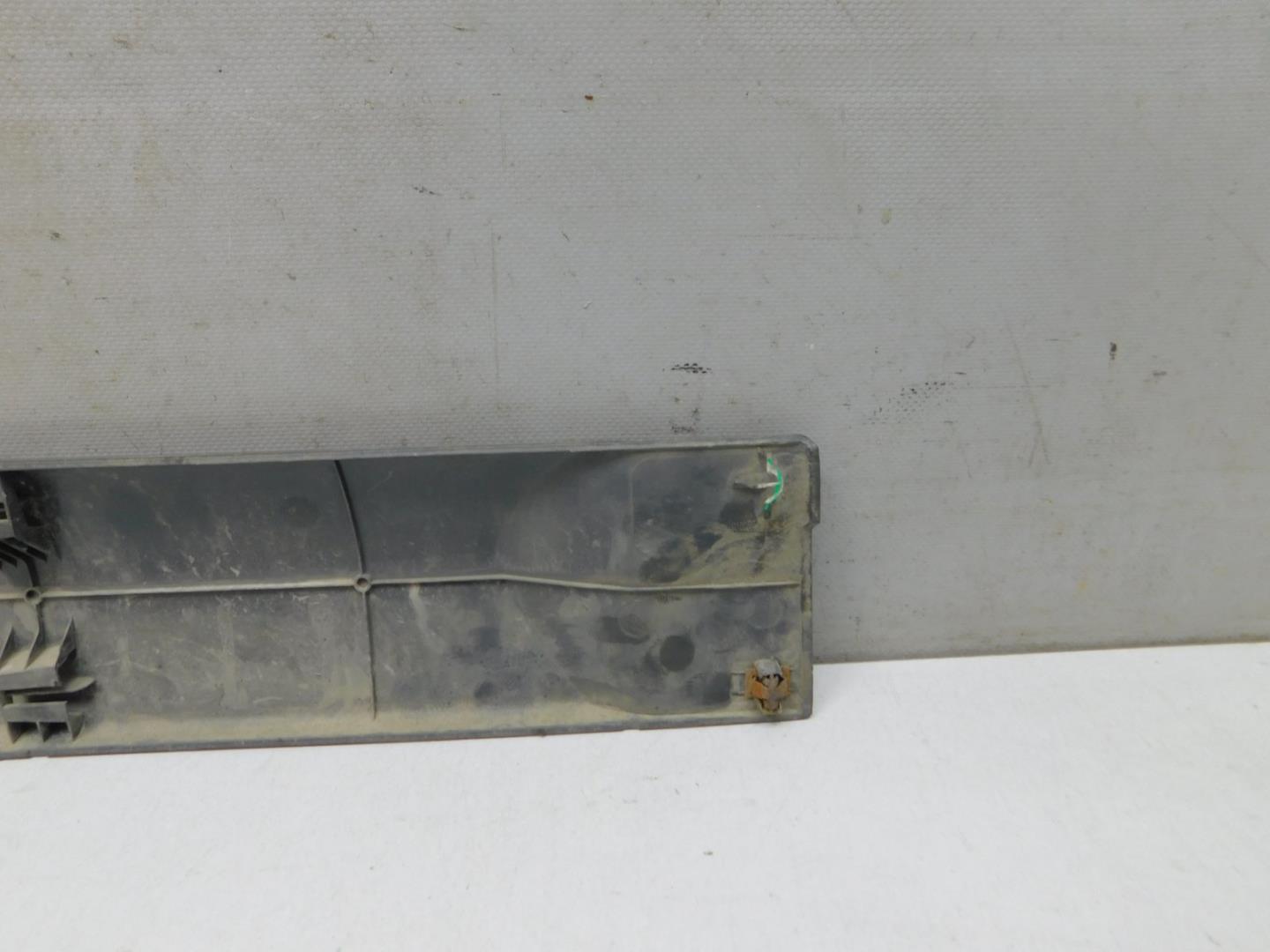 Накладка двери задней левой