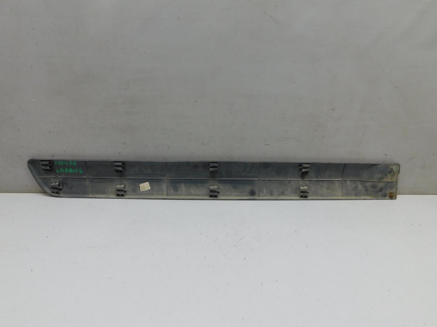 Накладка двери задней левой