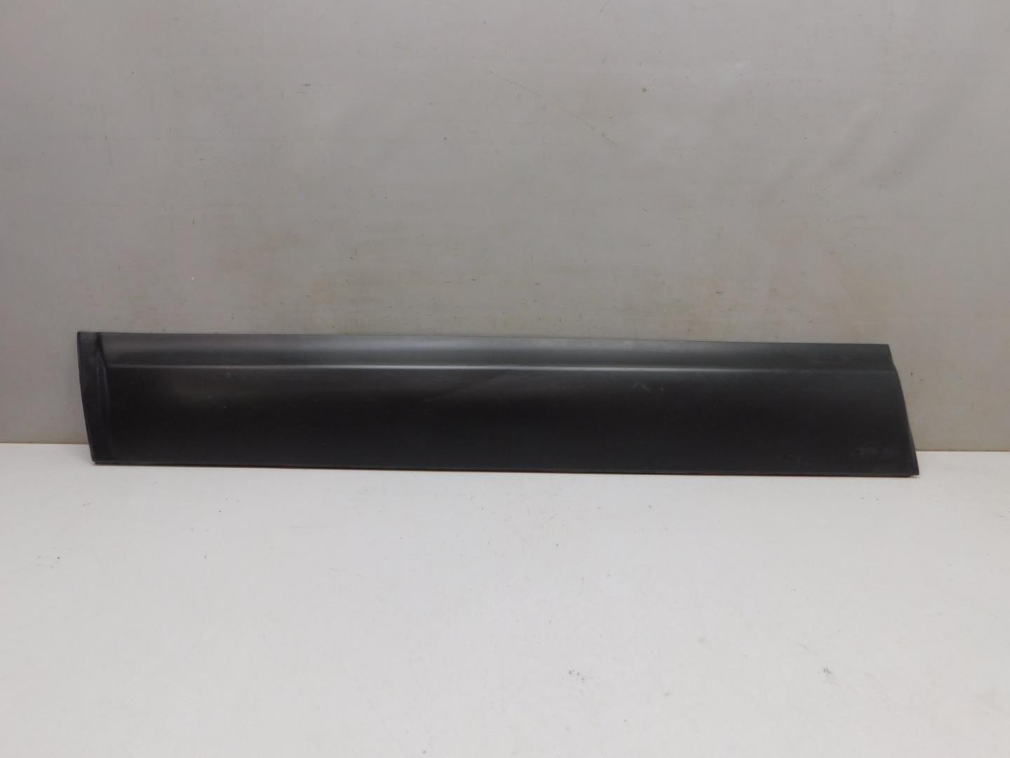 Накладка двери передней левой