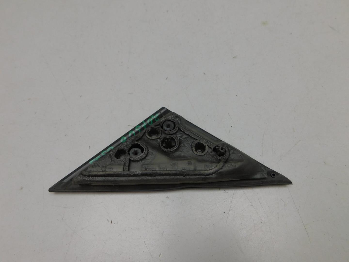 Накладка двери передней правой