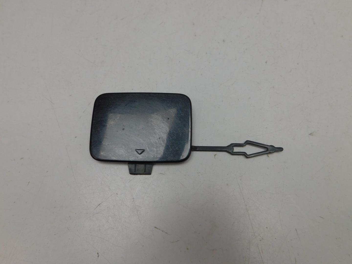 Заглушка буксировочного крюка