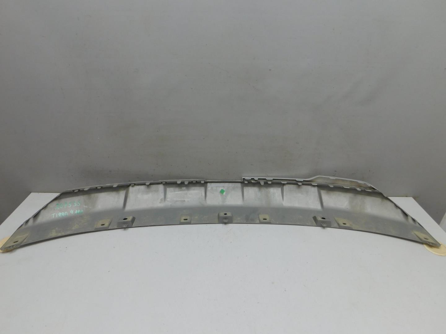 Накладка переднего бампера