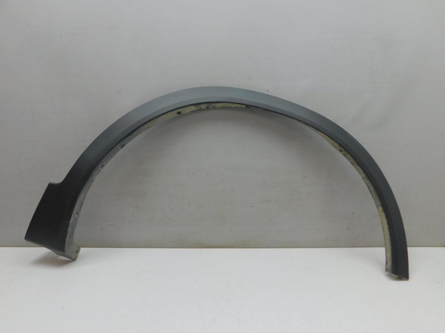 Накладка переднего крыла правого