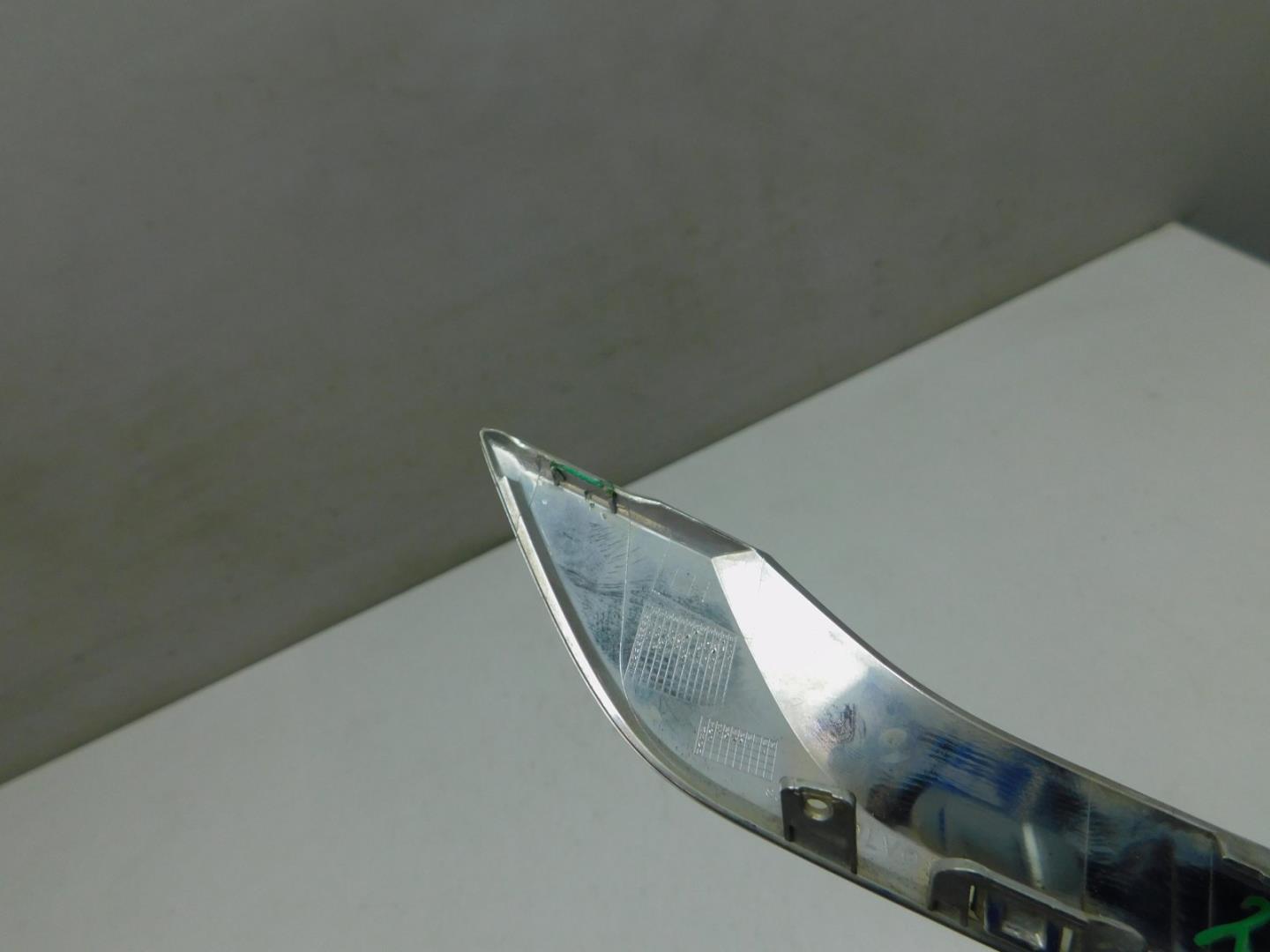 Молдинг заднего бампера