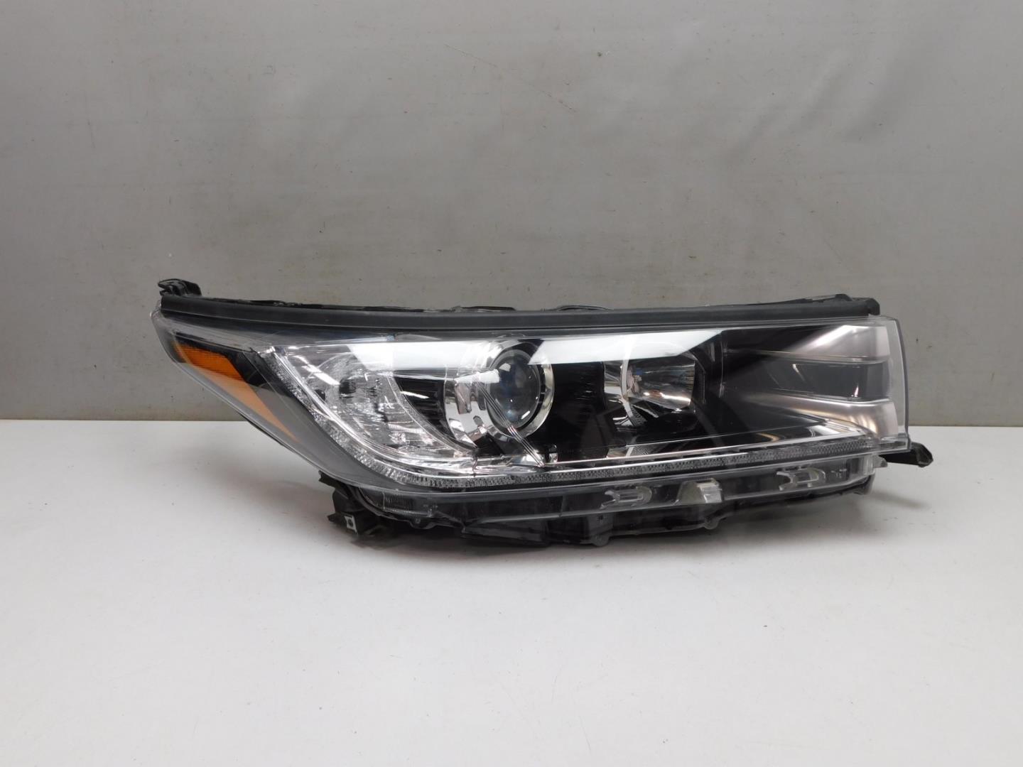 Фара правая