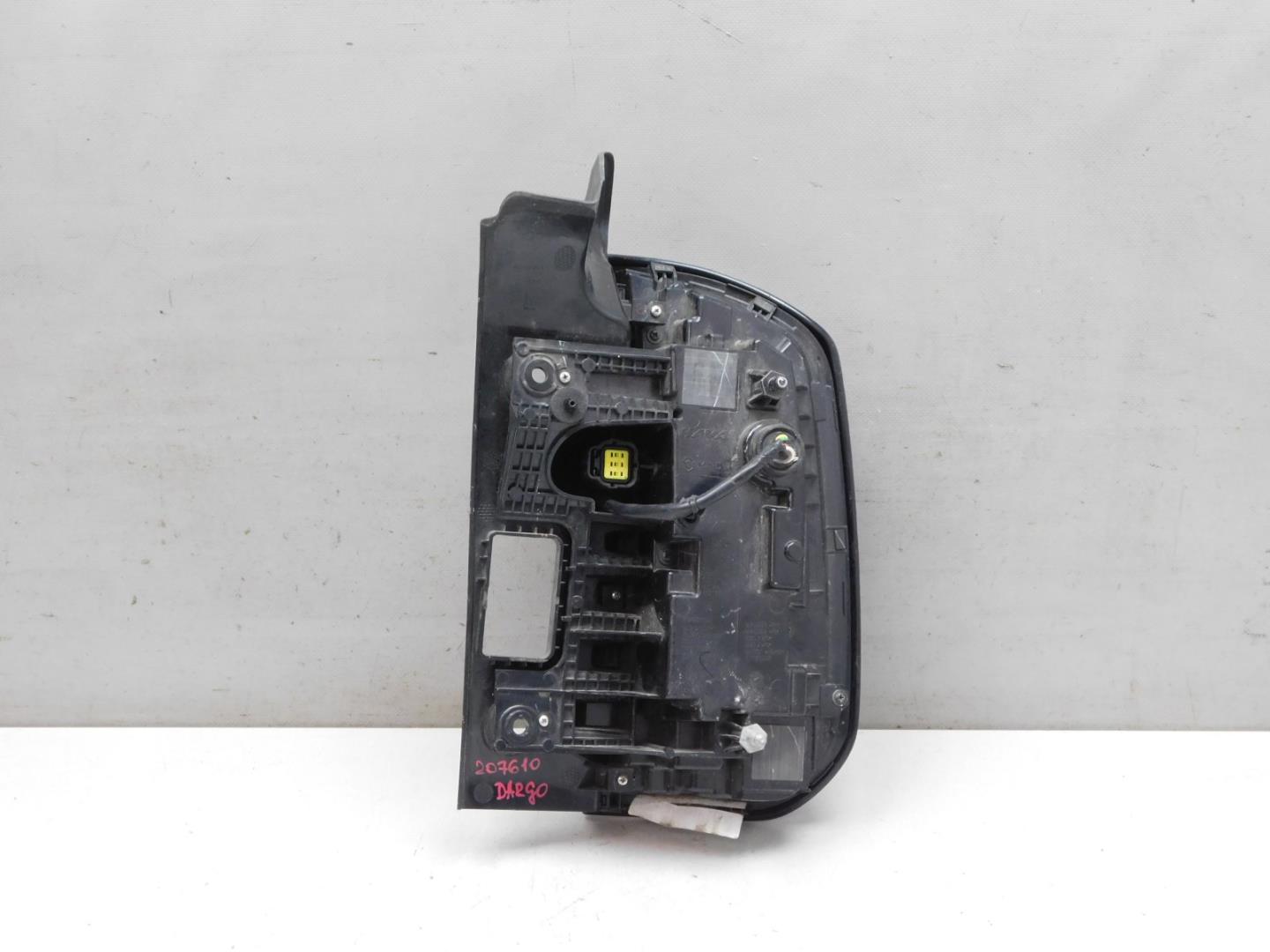 Фонарь задний наружный левый