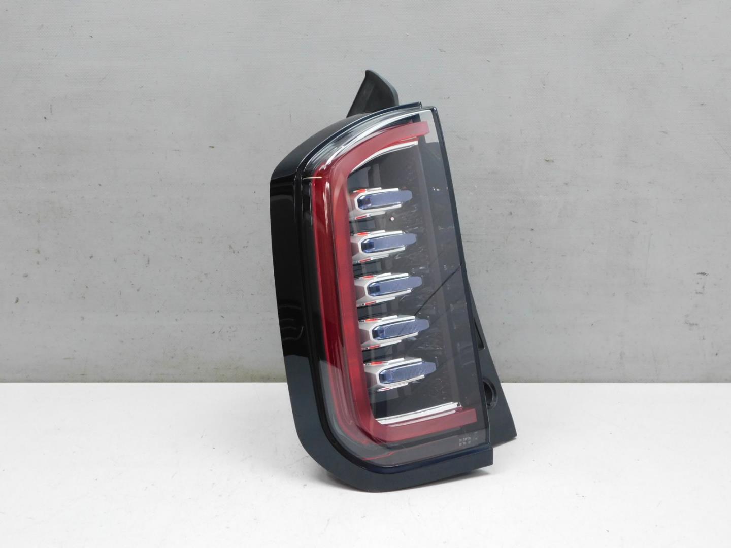 Фонарь задний наружный левый