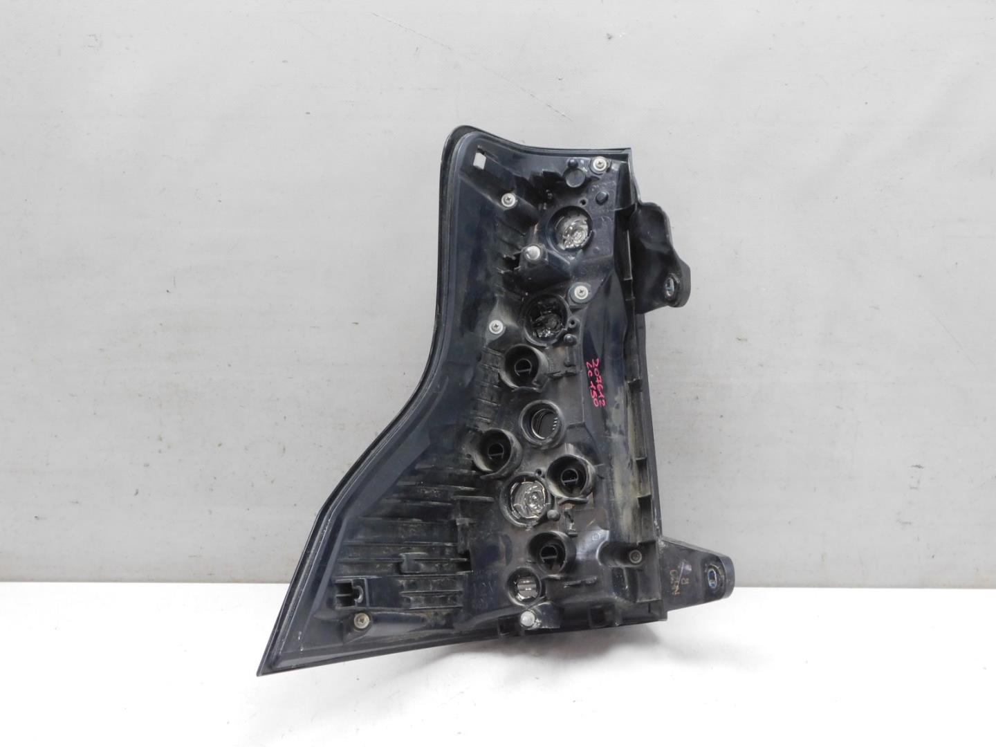 Фонарь задний правый