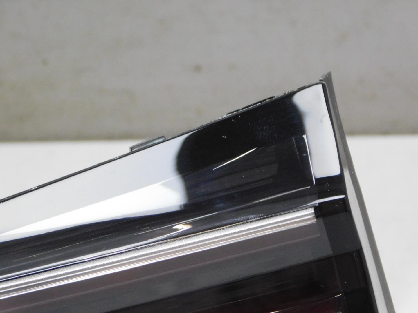 Фонарь задний внутренний правый