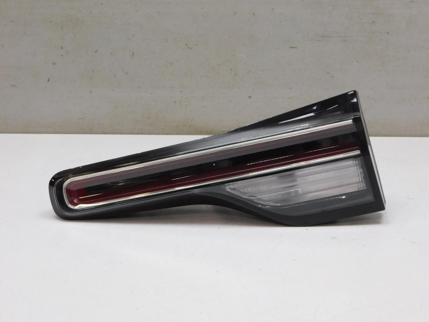 Фонарь задний внутренний правый