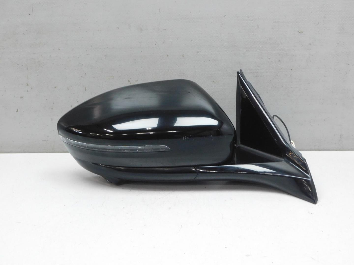 Зеркало правое электрическое