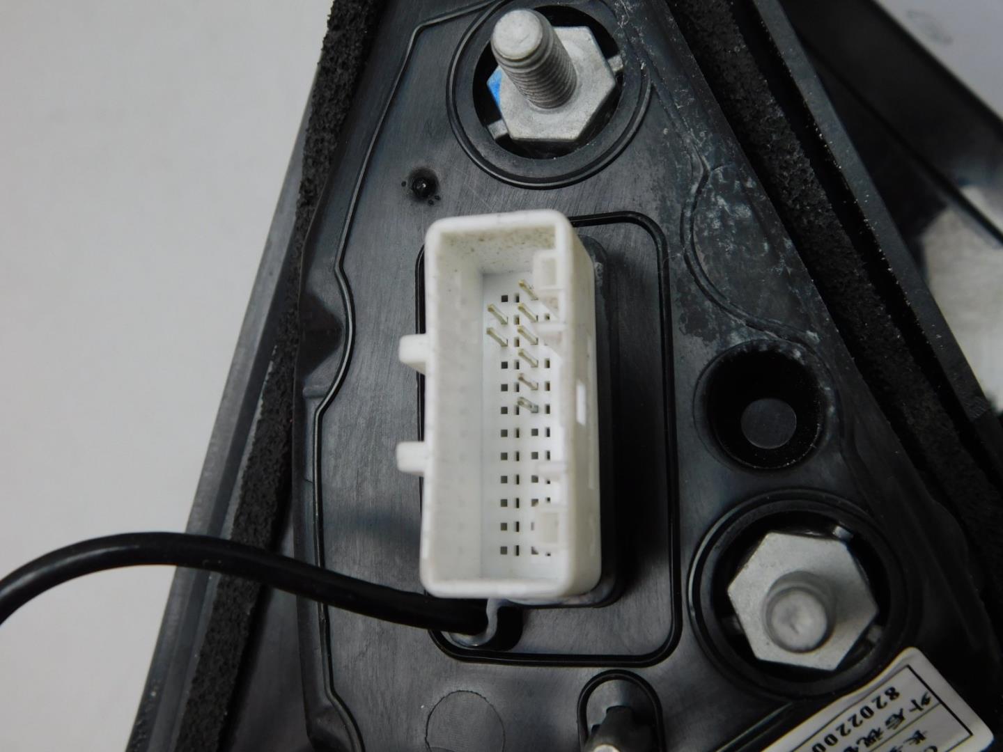 Зеркало правое электрическое