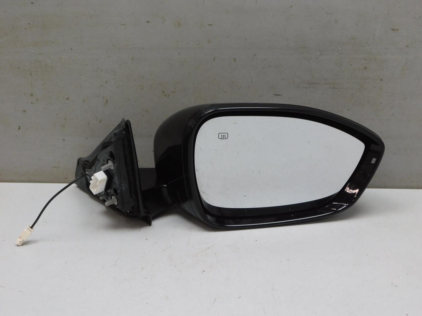 Зеркало правое электрическое