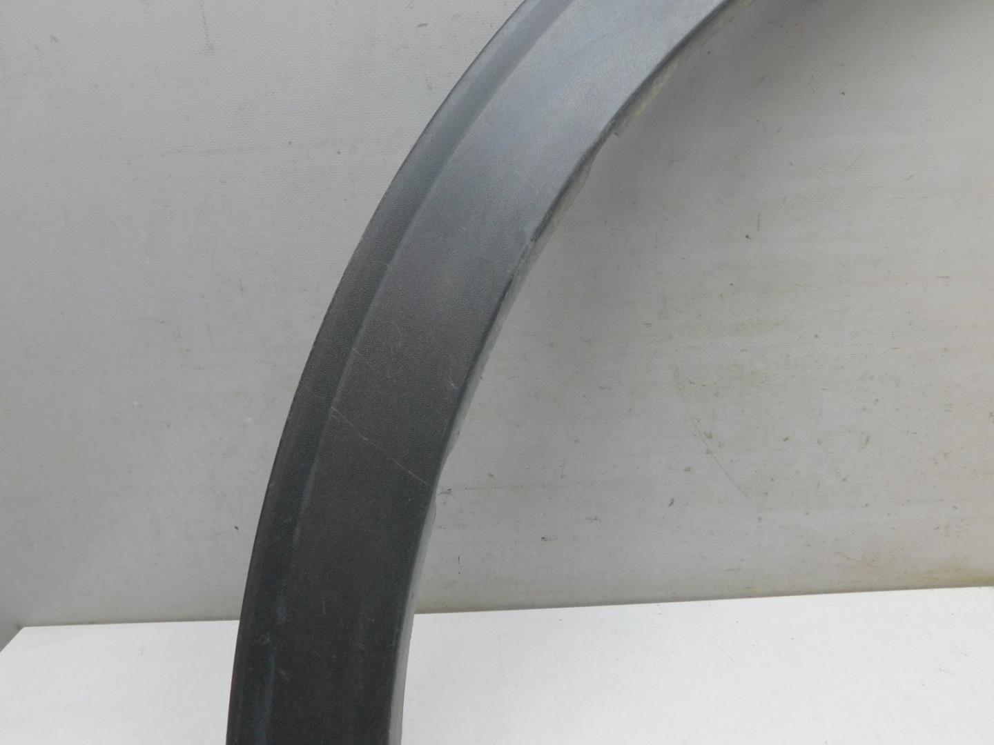 Накладка переднего крыла левого