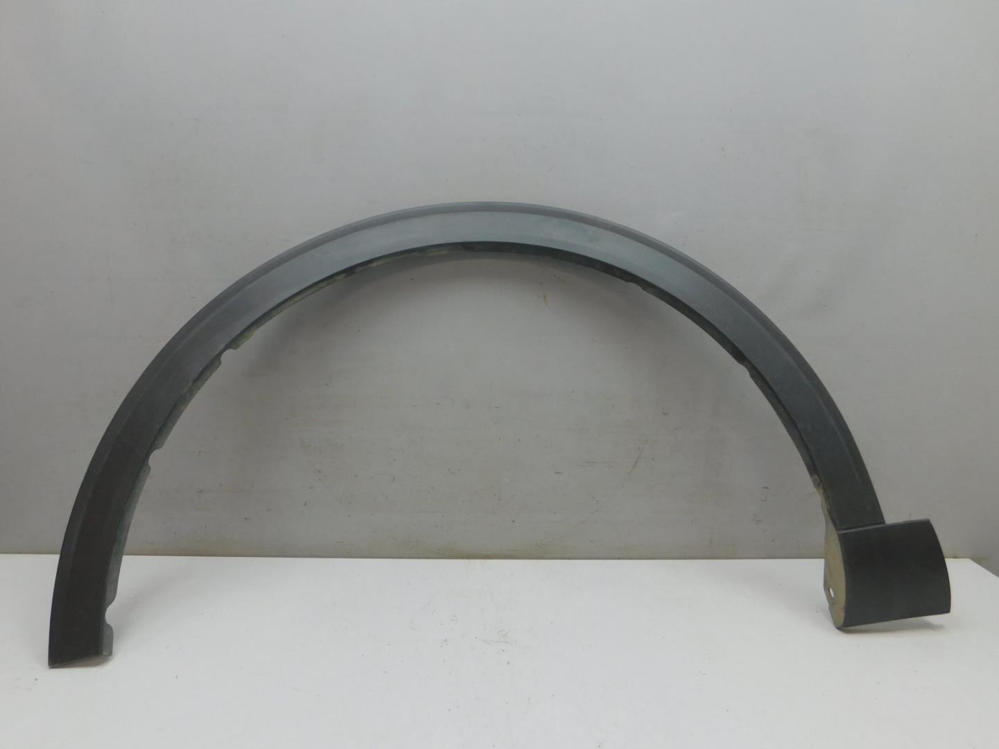 Накладка переднего крыла левого