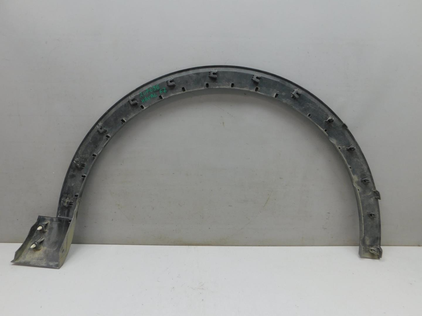 Накладка переднего крыла левого