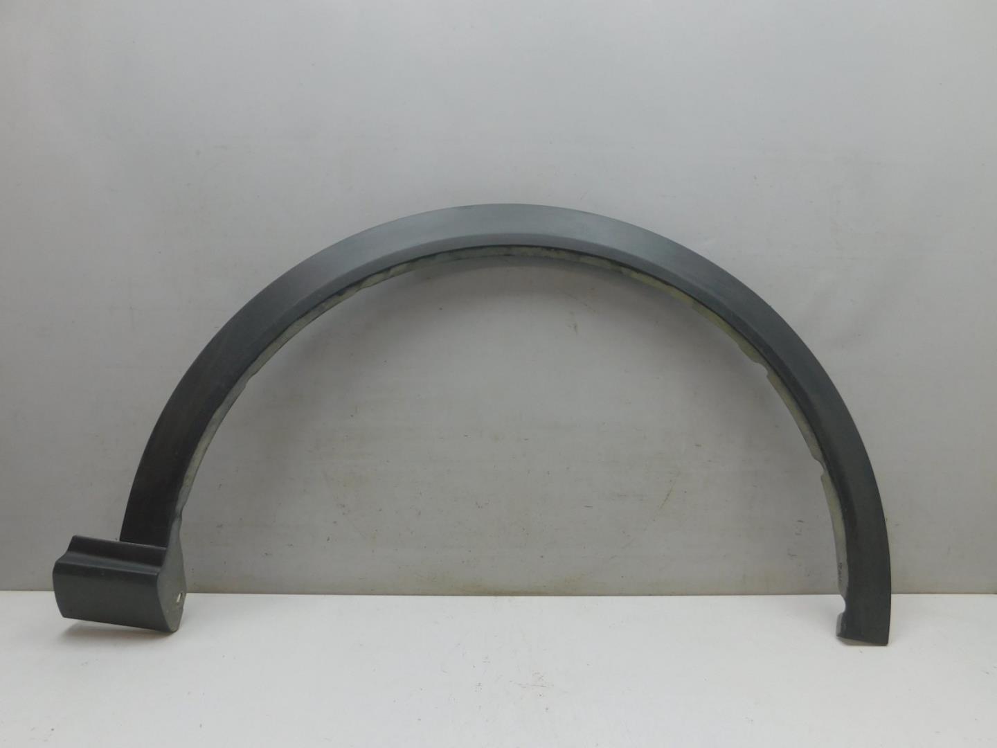 Накладка переднего крыла правого