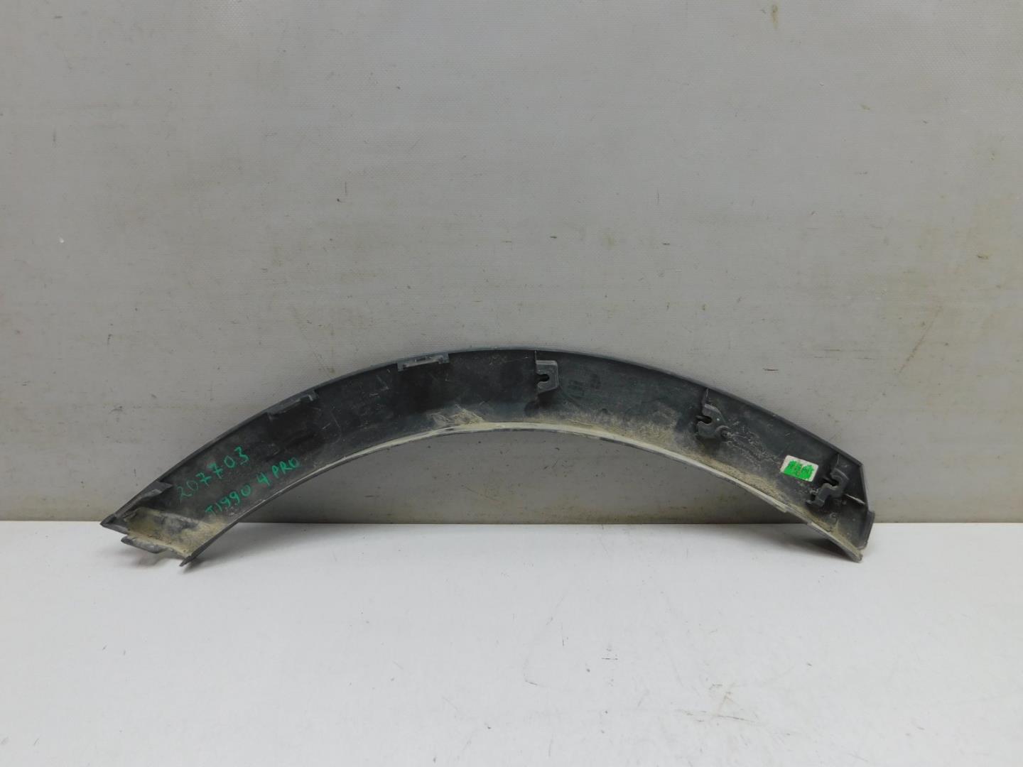 Накладка заднего крыла левого