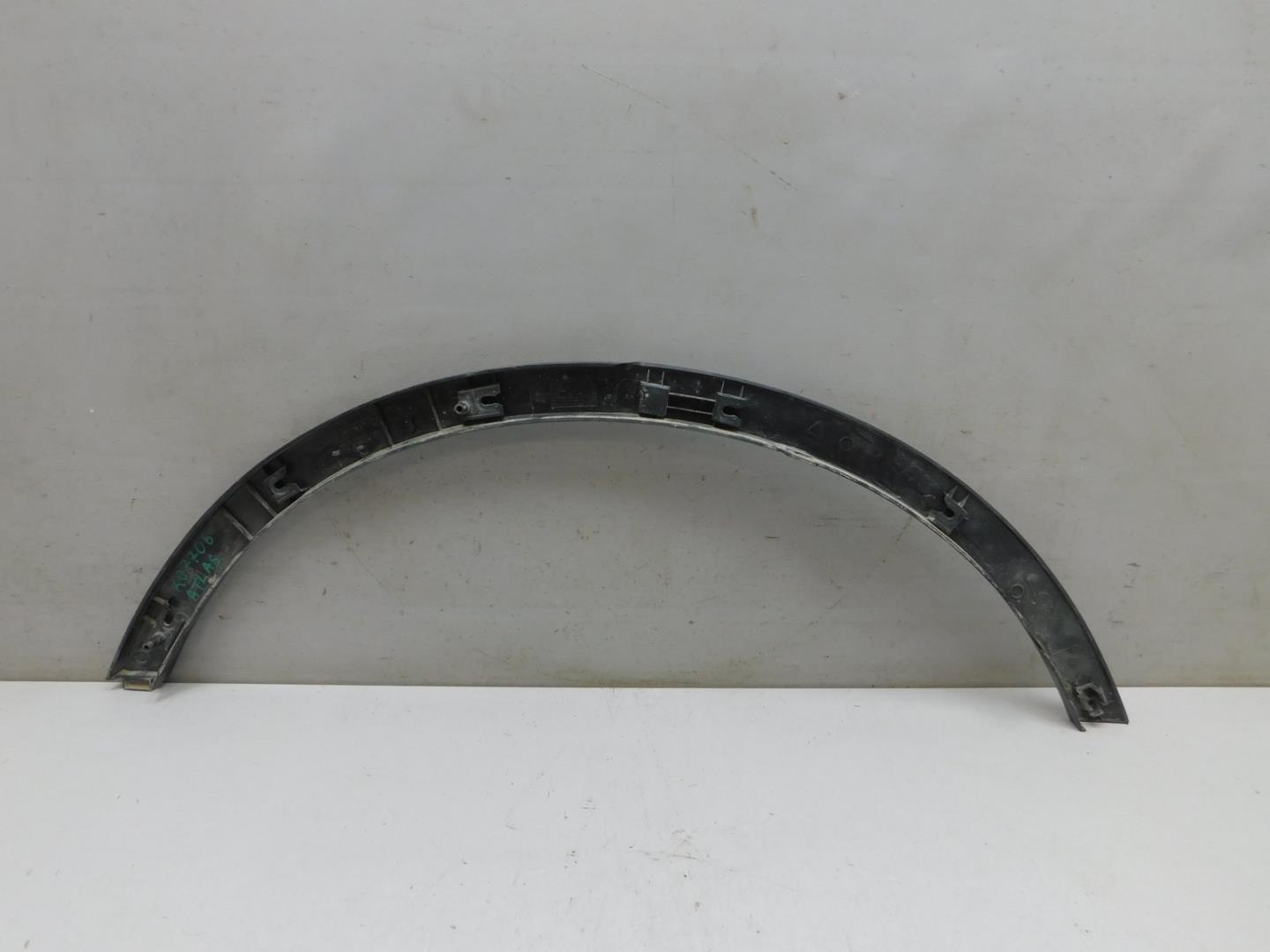 Накладка заднего крыла правого