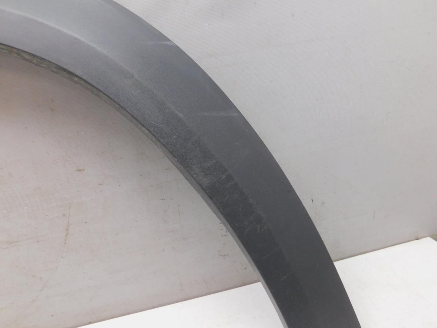 Накладка переднего крыла правого