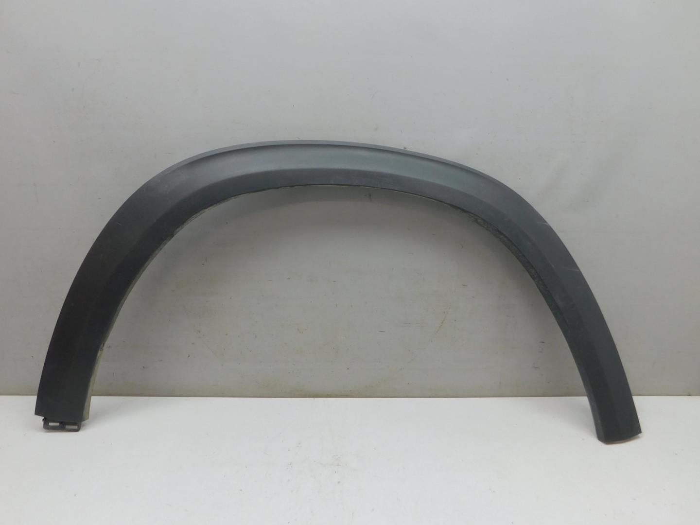 Накладка переднего крыла правого