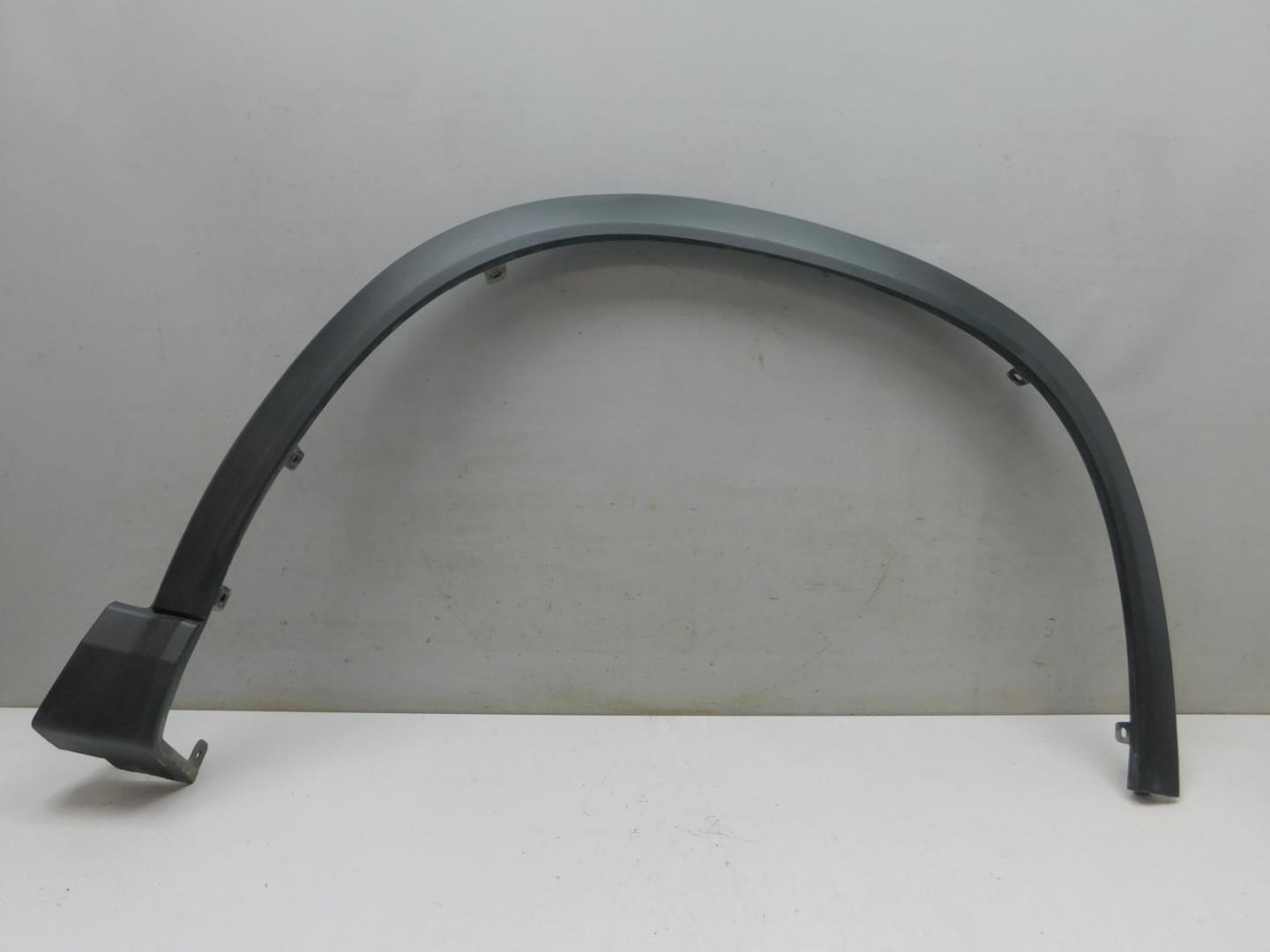 Накладка переднего крыла правого