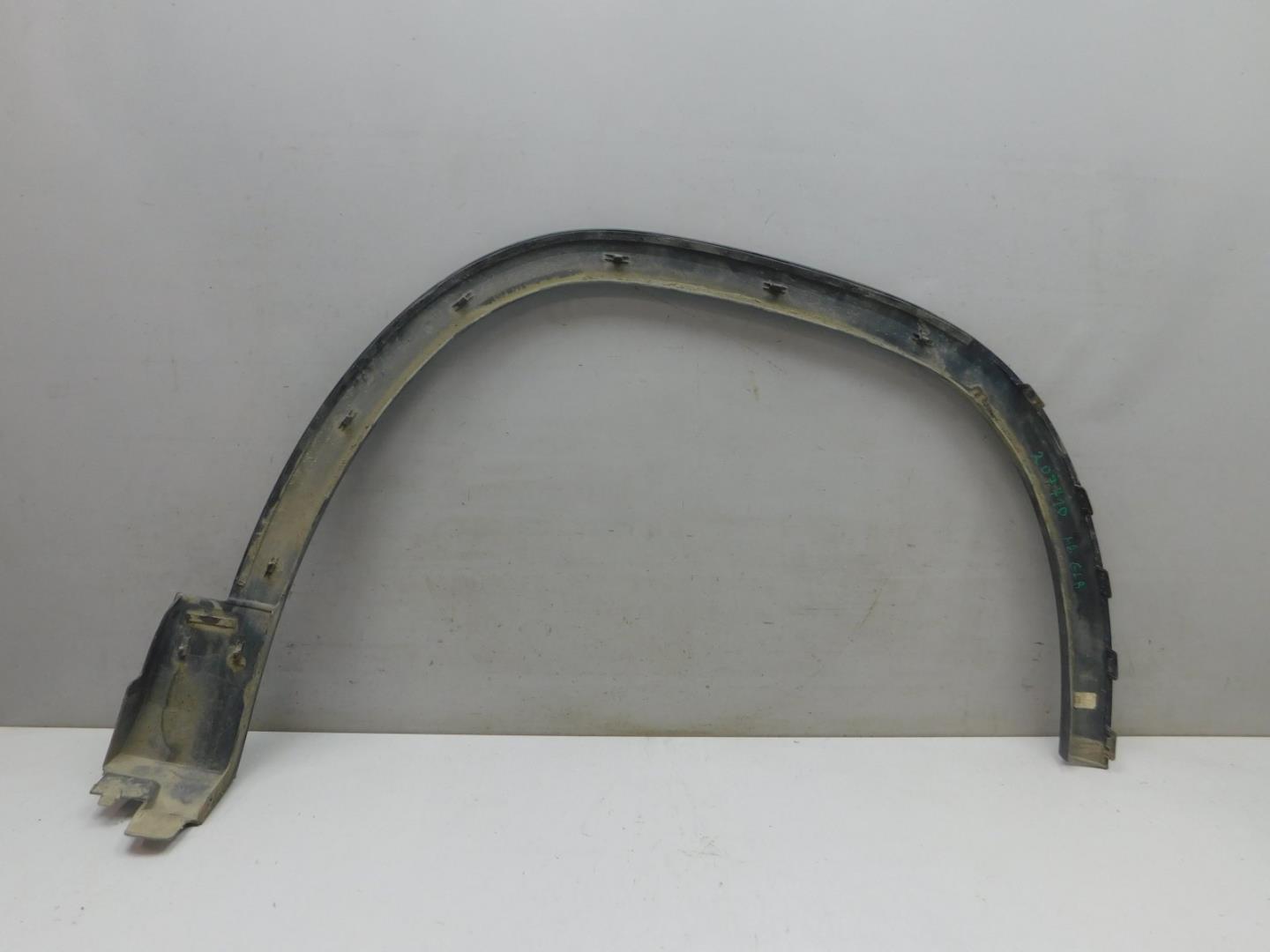 Накладка переднего крыла левого