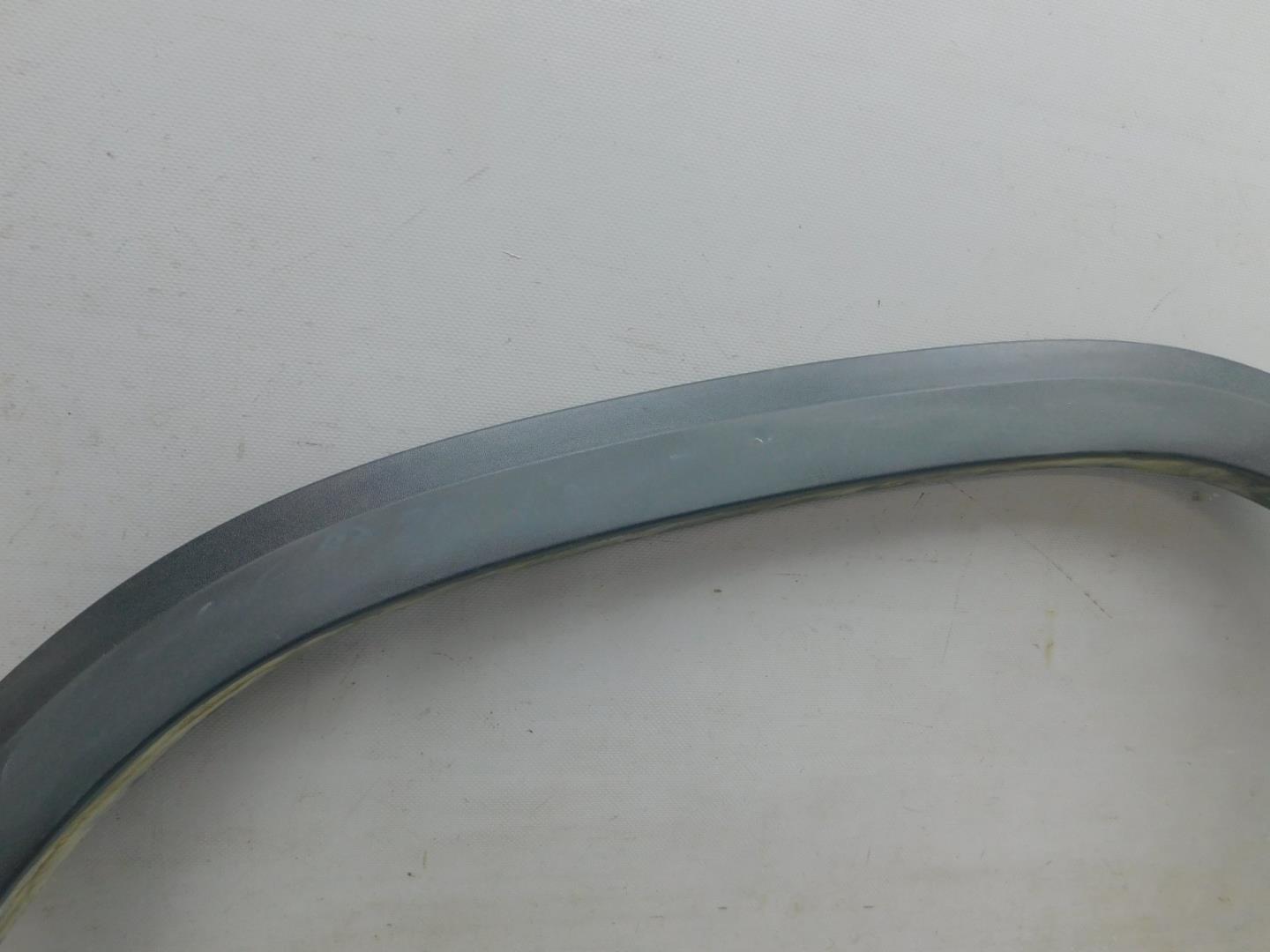 Накладка переднего крыла левого