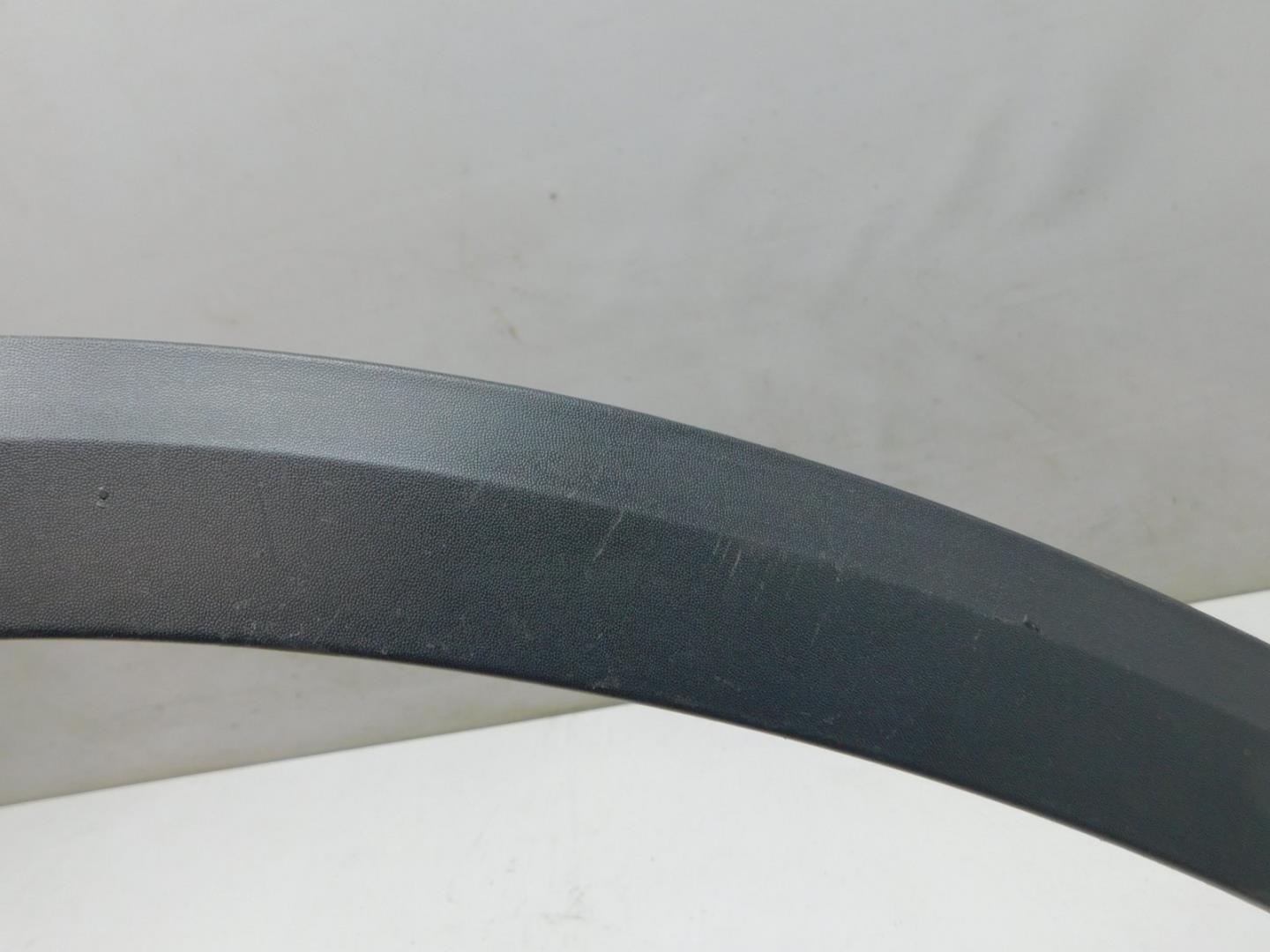 Накладка переднего крыла левого