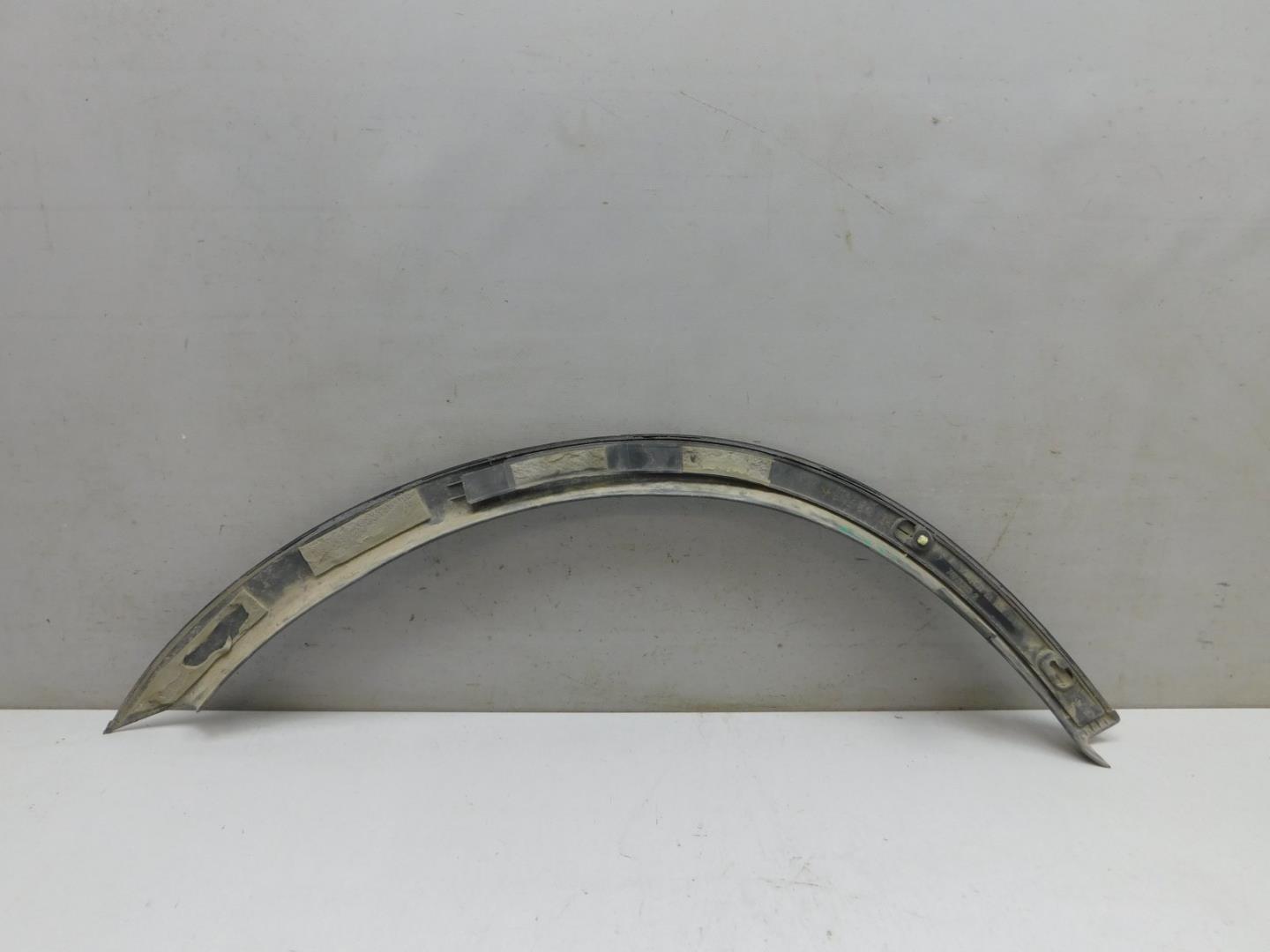 Накладка заднего крыла левого