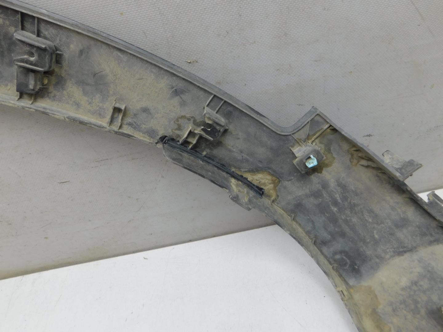 Накладка переднего крыла правого