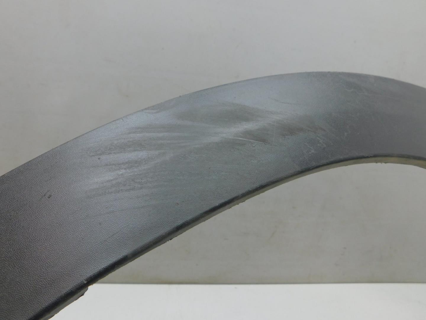 Накладка переднего крыла правого