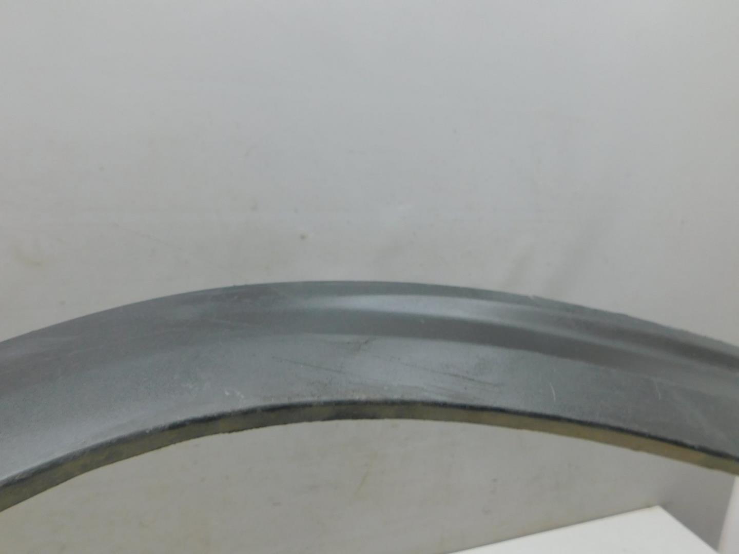 Накладка переднего крыла правого