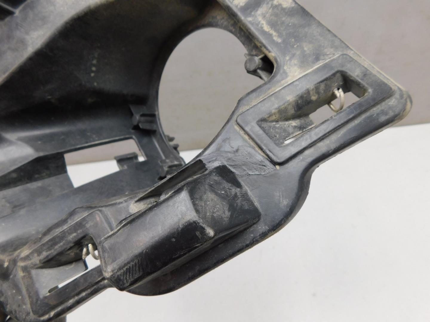 Кронштейн фары противотуманной правой