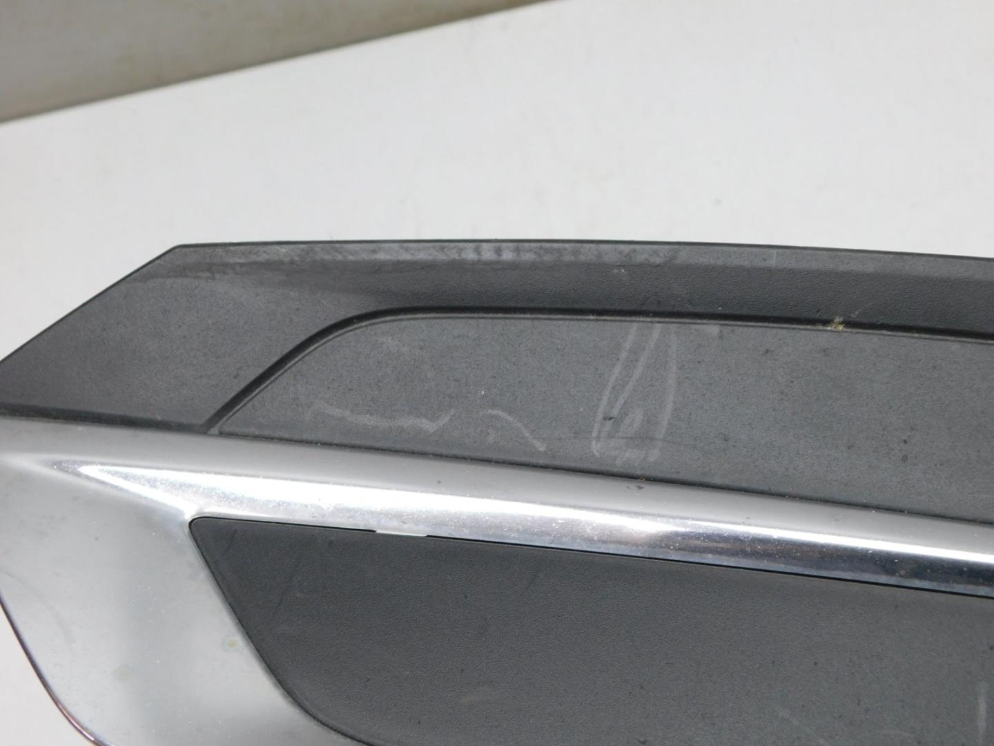 Решетка в бампер левая