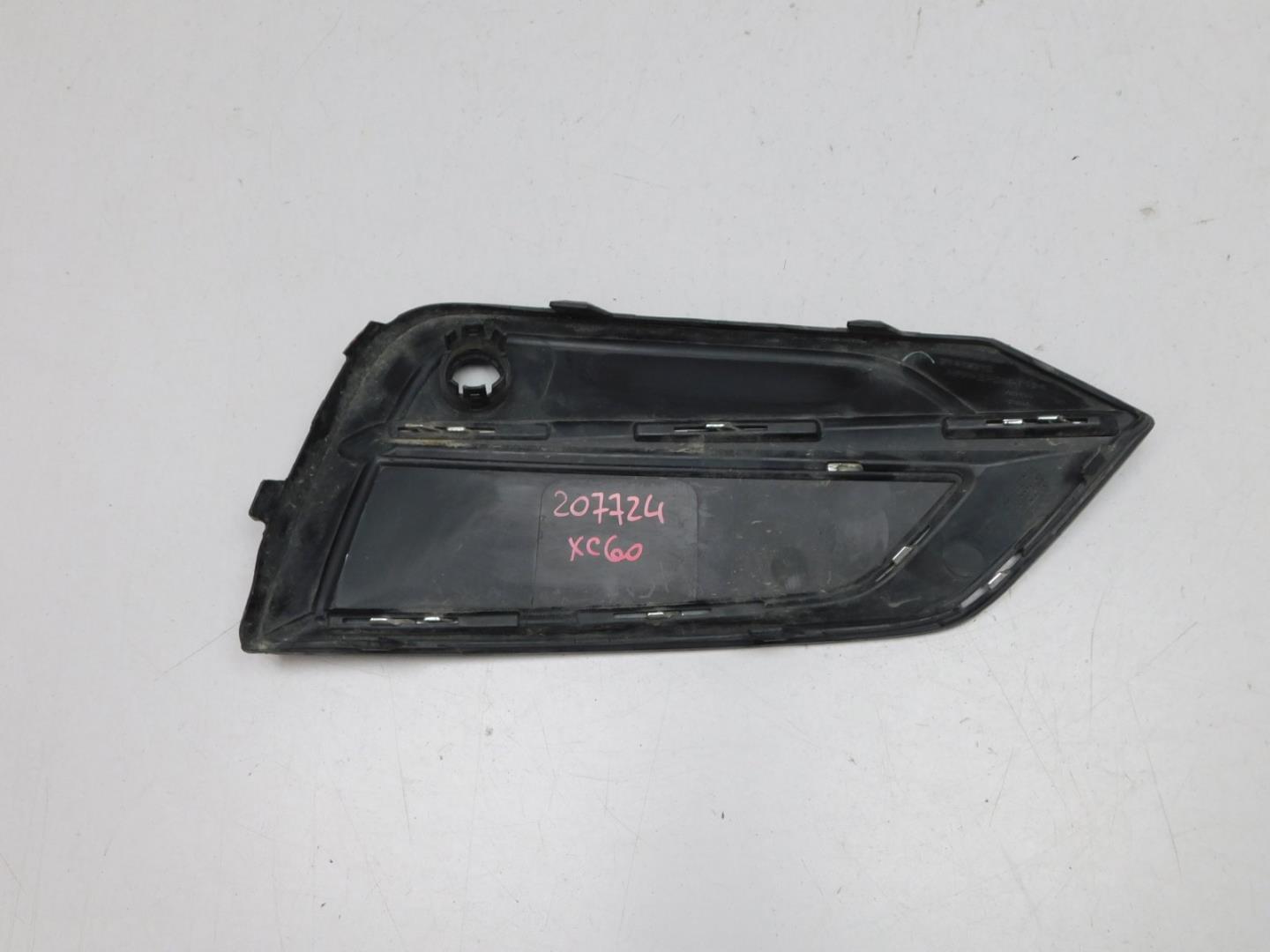 Решетка в бампер левая