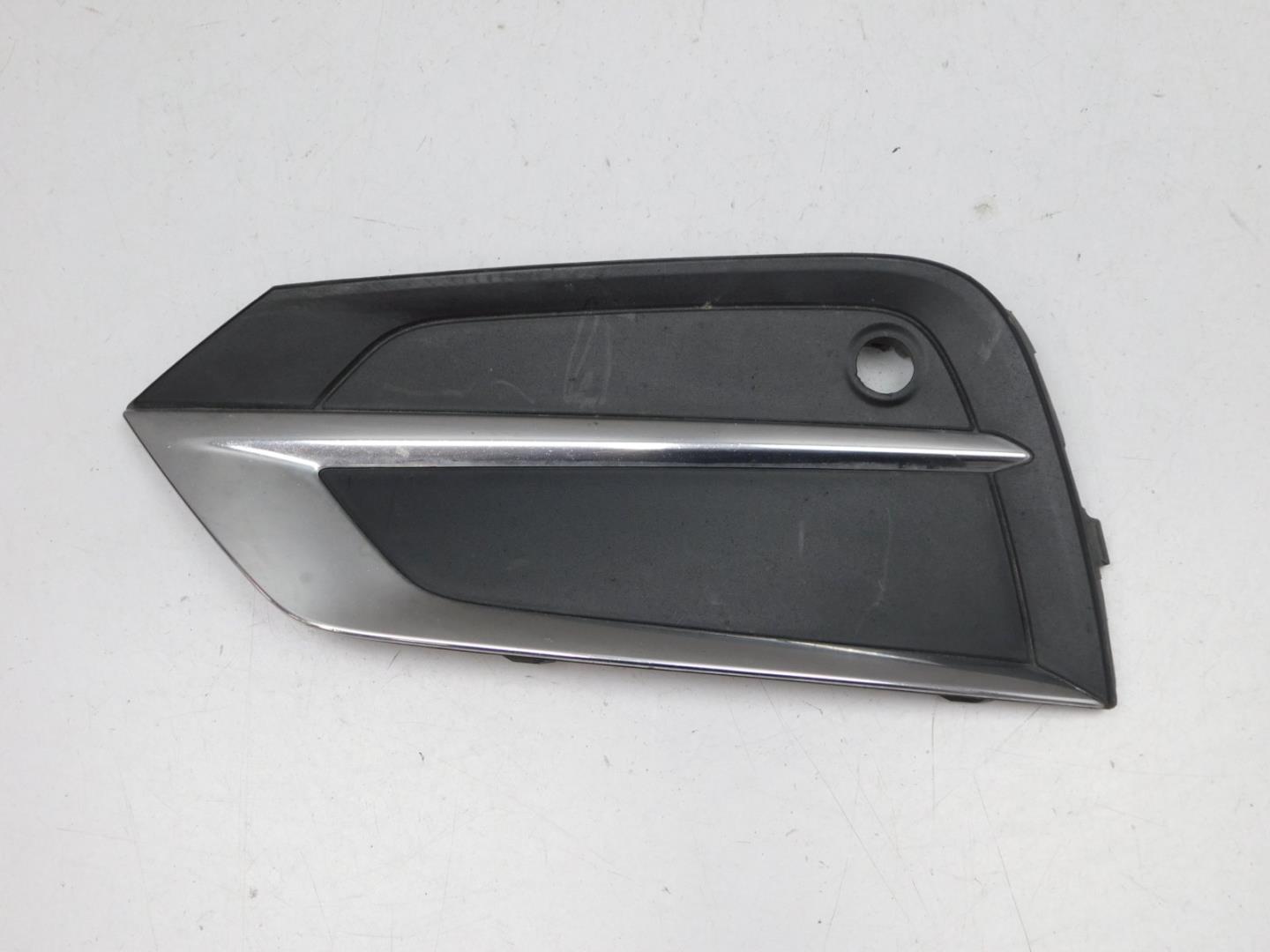 Решетка в бампер левая