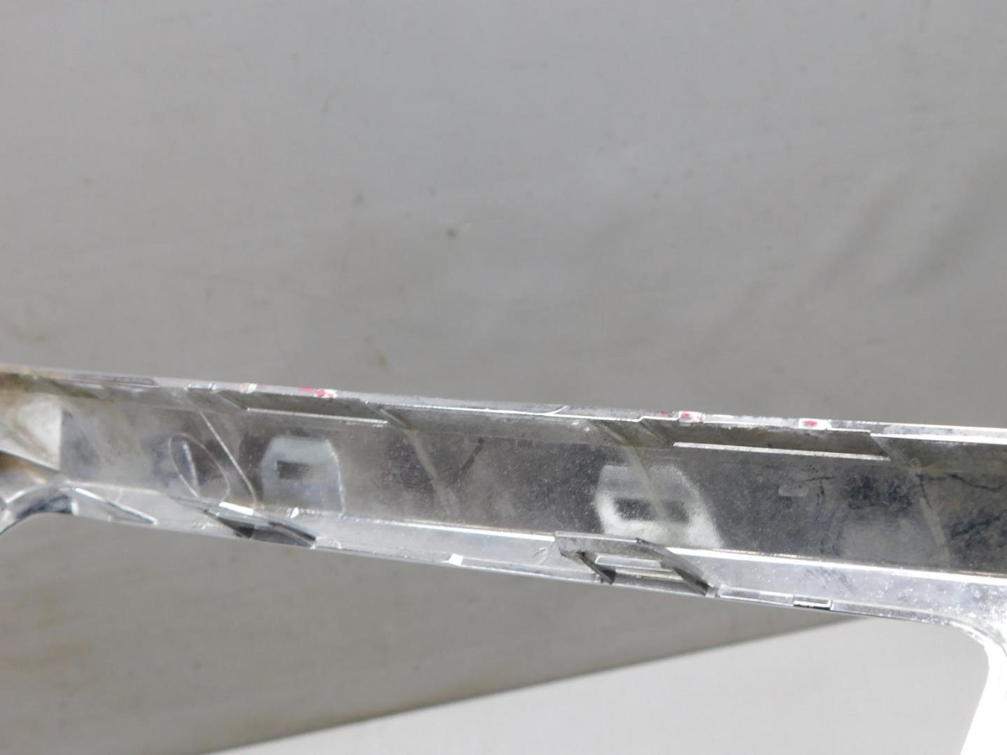 Накладка переднего бампера