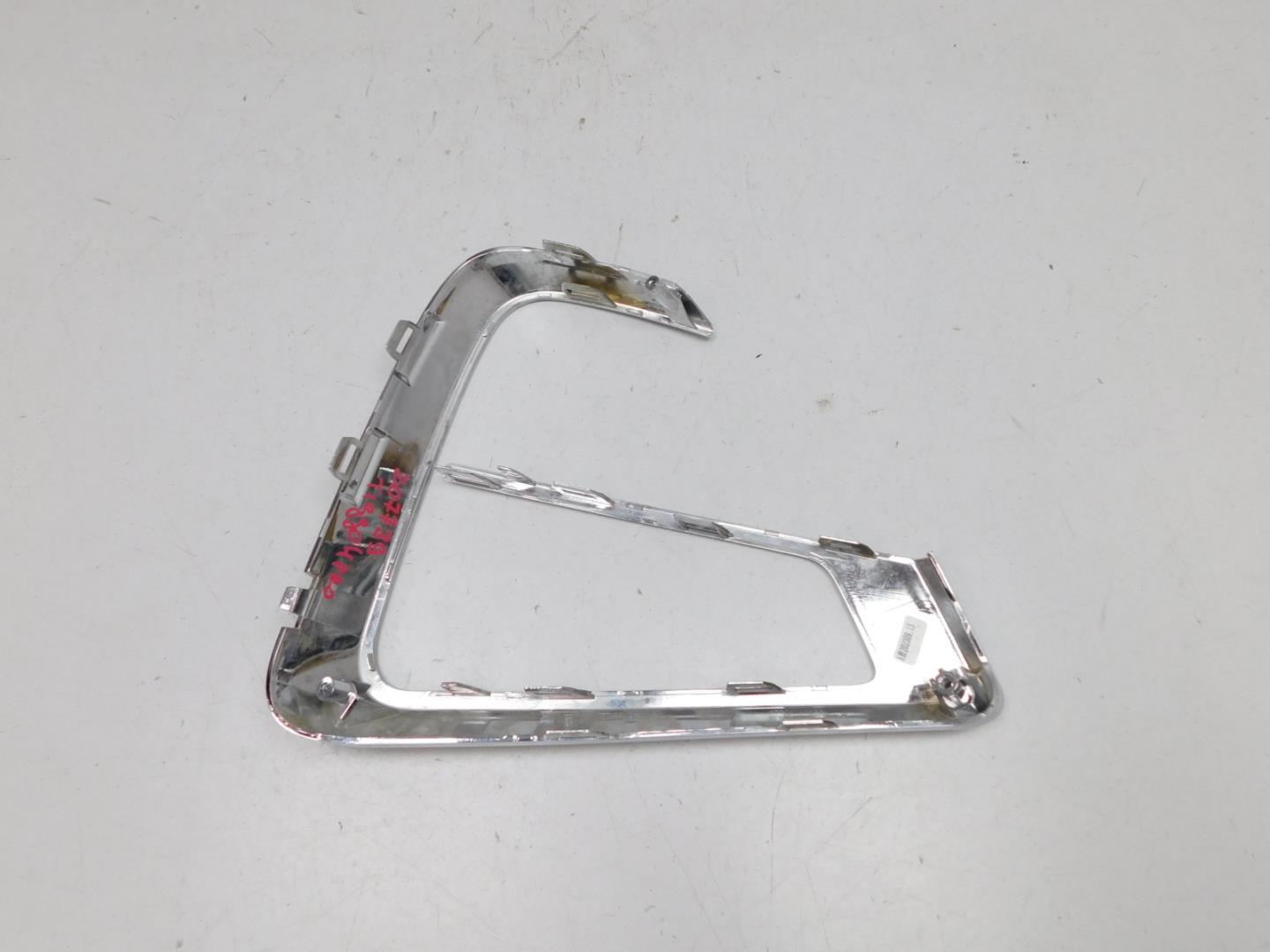 Накладка переднего бампера