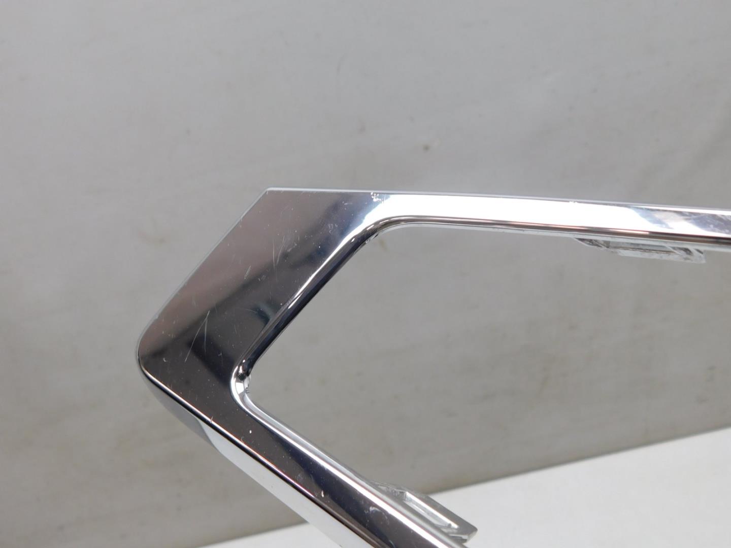 Накладка переднего бампера