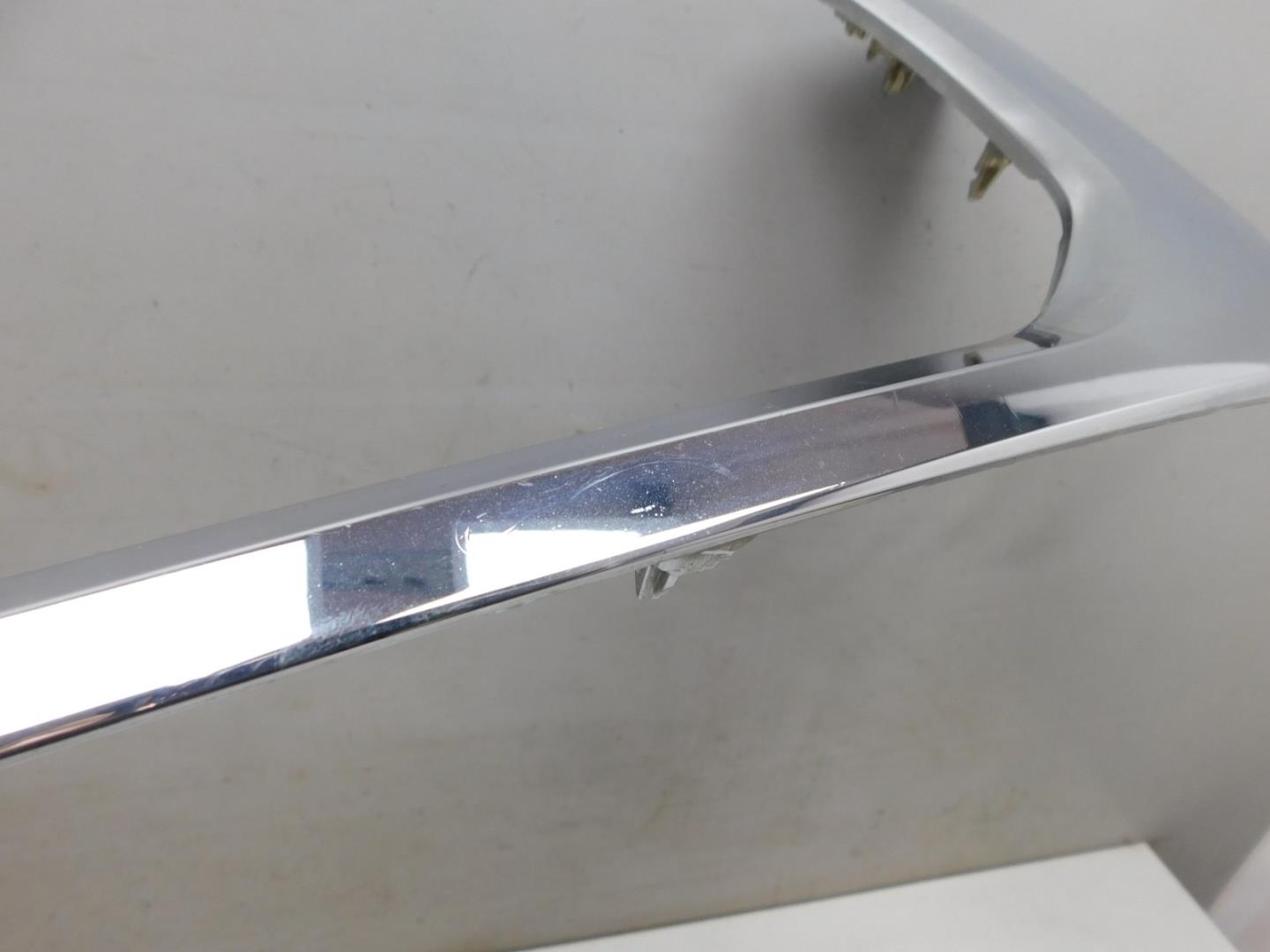 Накладка переднего бампера