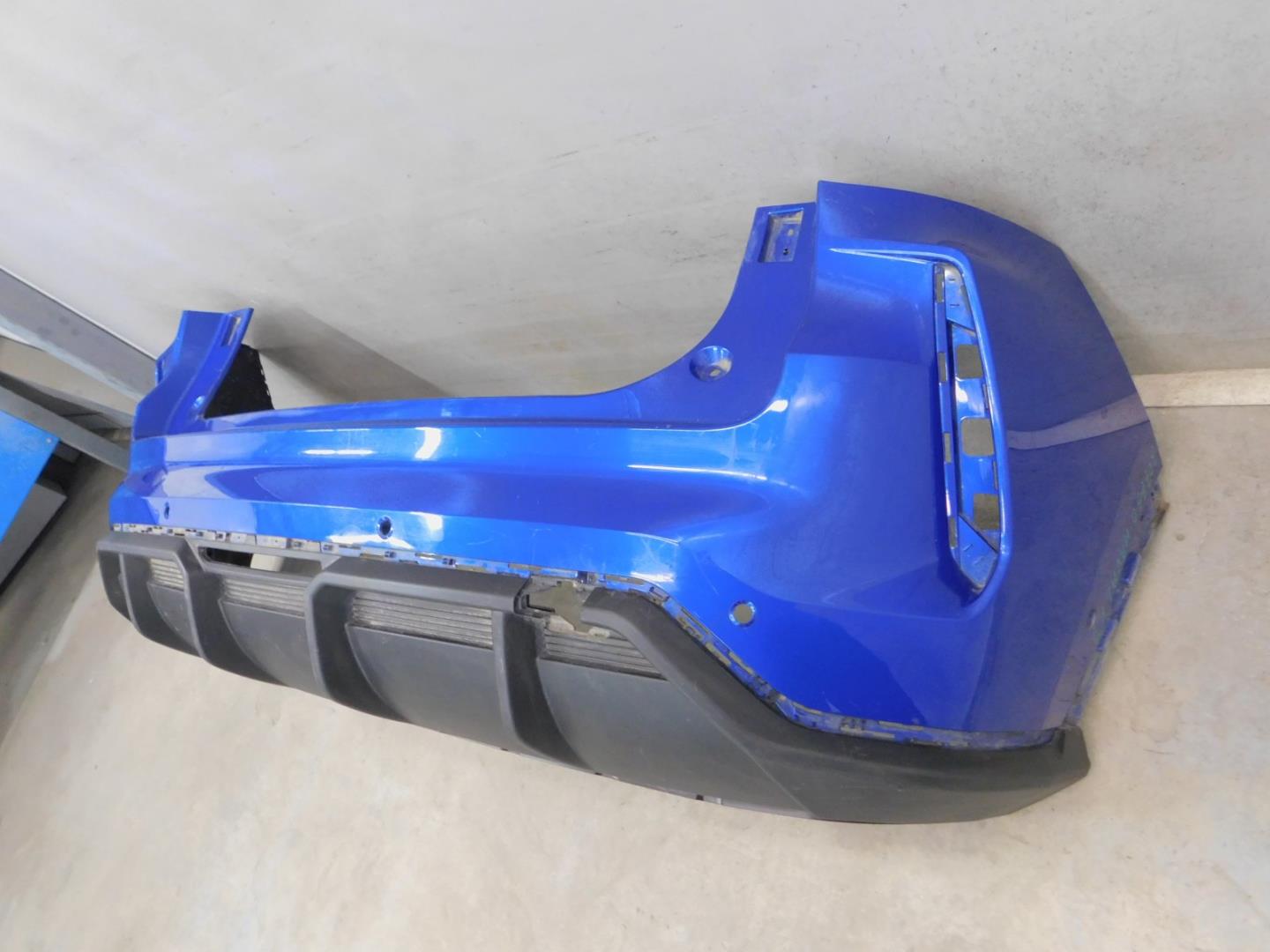 Бампер задний