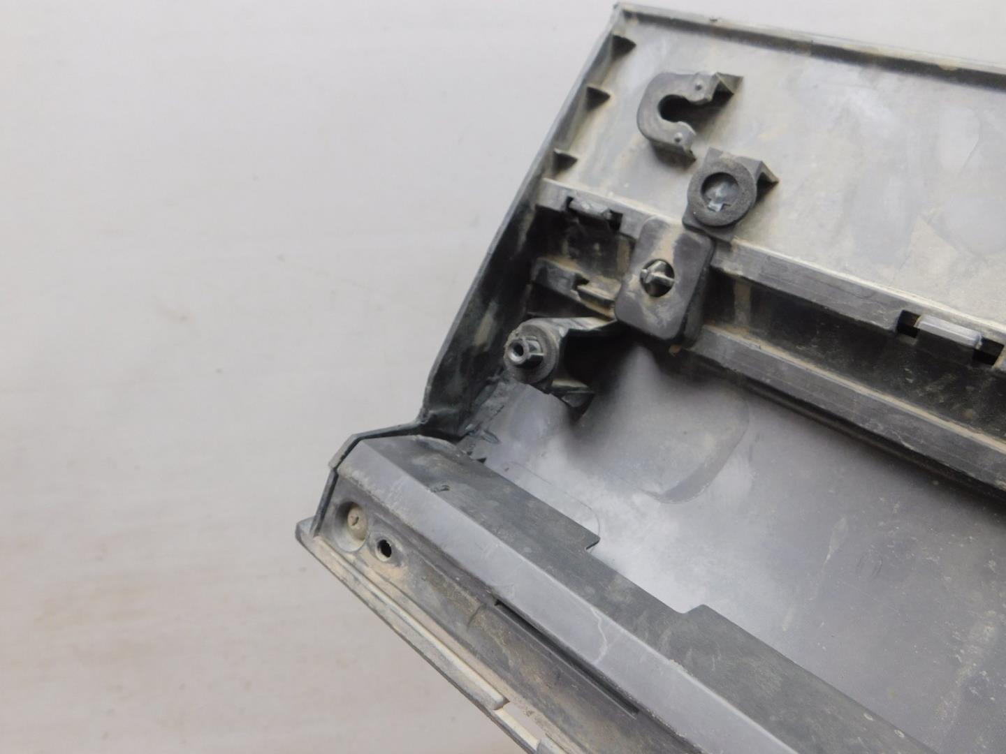 Накладка двери передней левой