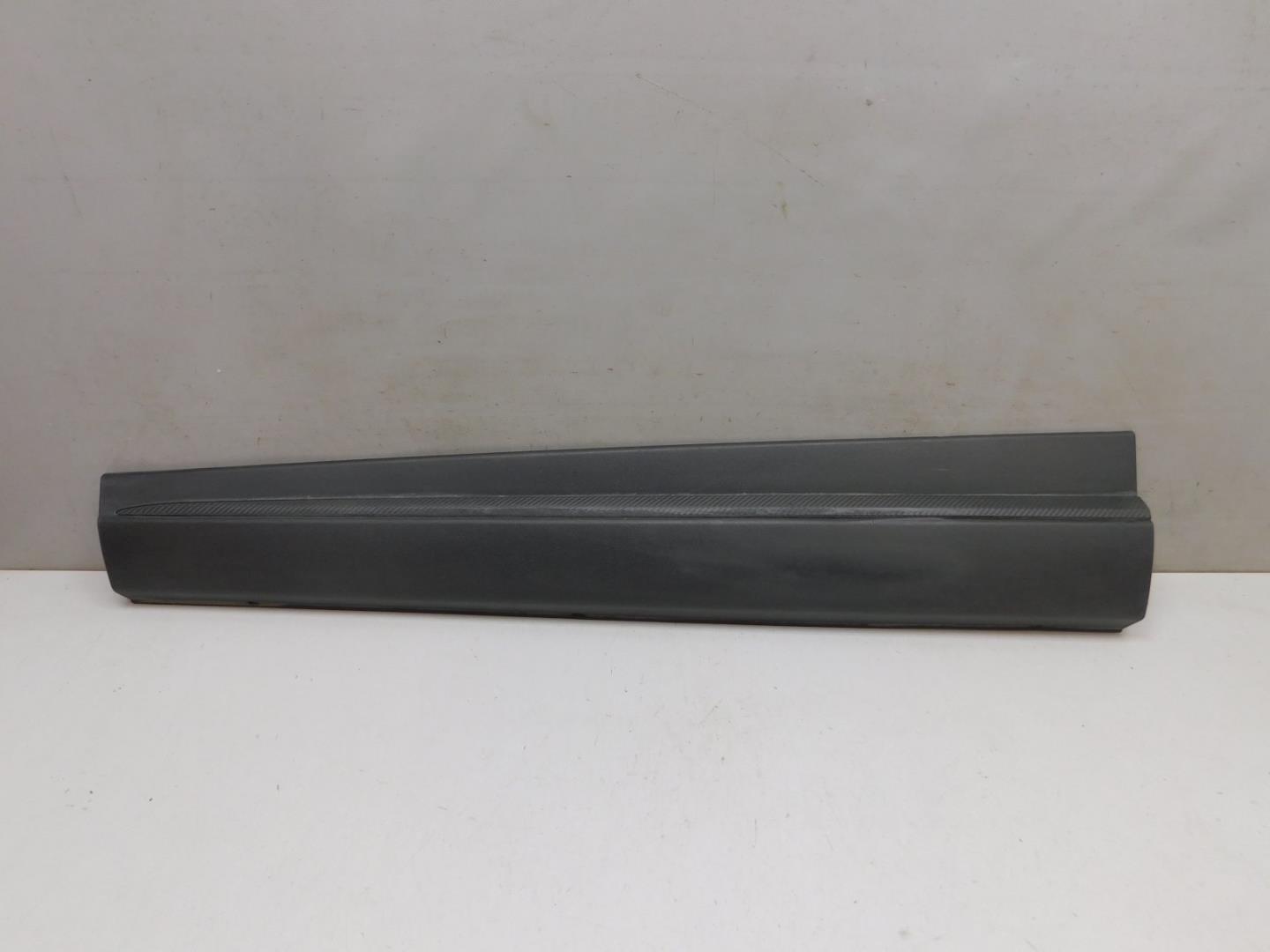 Накладка двери передней левой