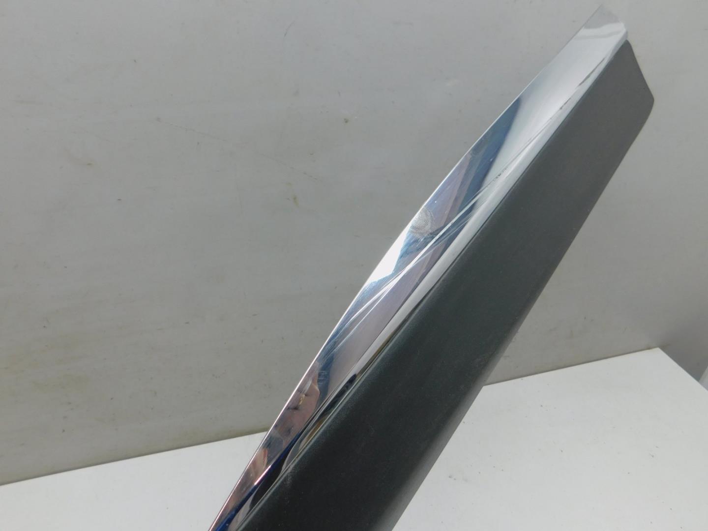 Накладка двери задней правой