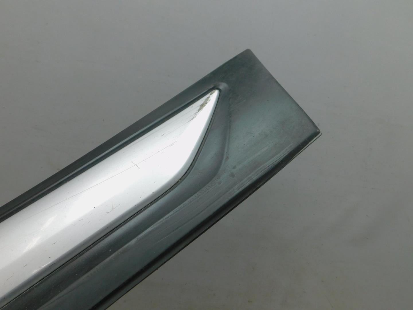 Накладка двери задней левой