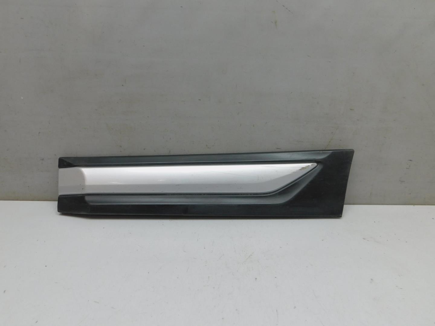 Накладка двери задней левой