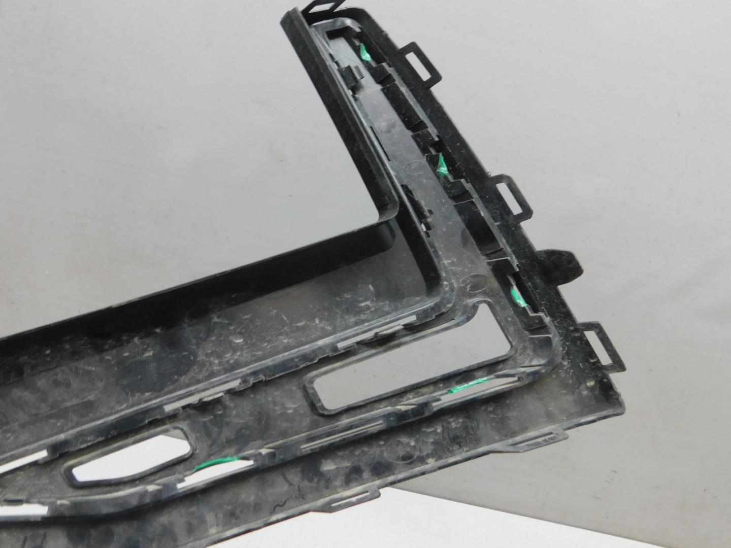 Накладка переднего бампера