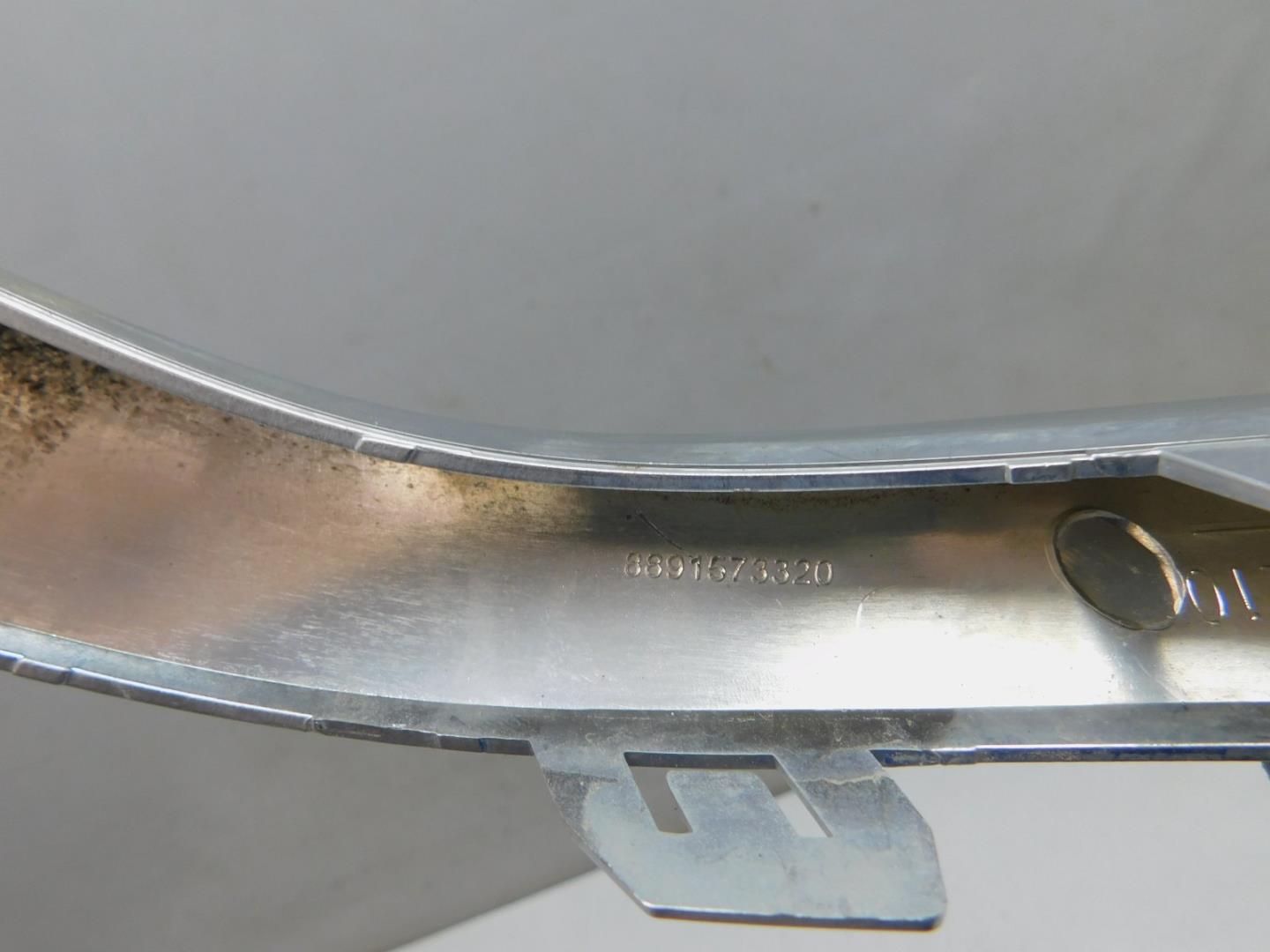 Молдинг переднего бампера