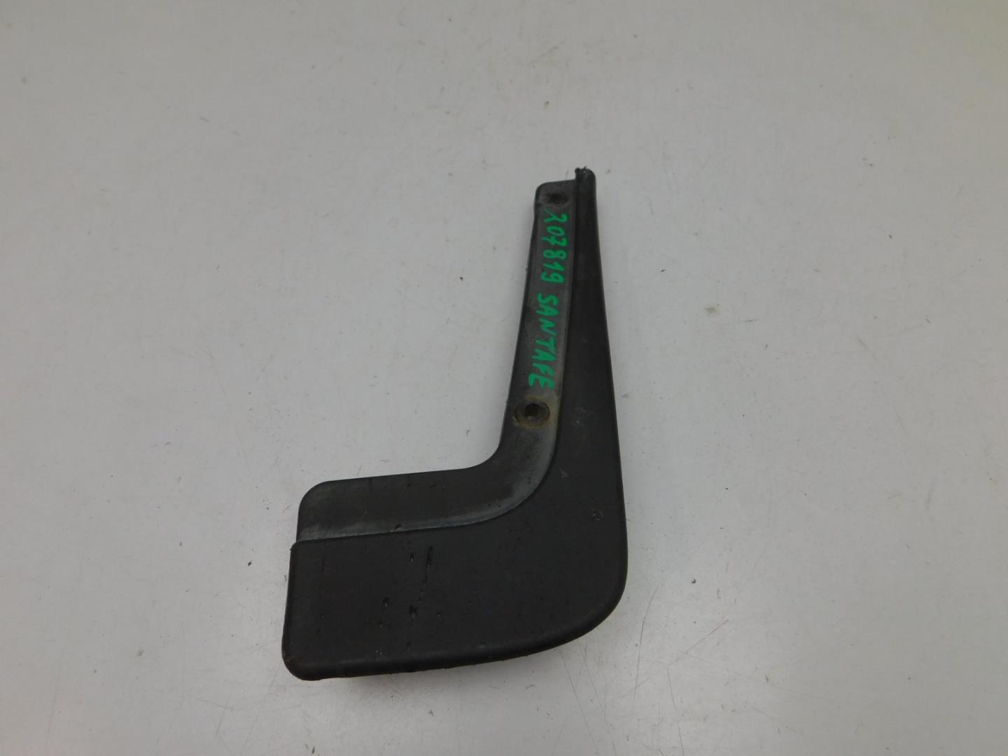 Брызговик задний левый